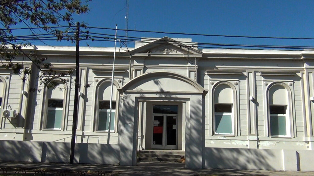 Fachada histórica del Hospital José María Gomendio